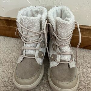 Sorel Kids Boots in Tan and White